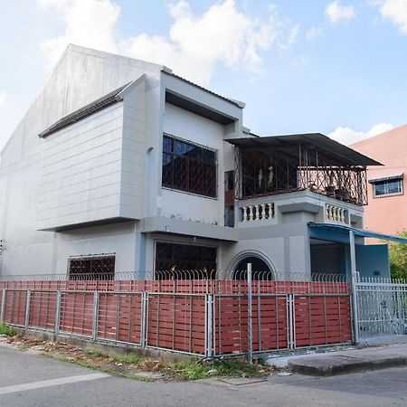 Bluebell House Hatyai - Cosy 3 Bedrooms For 10 Pax - 9 Mins Drive To Lee Grd Ban Kohong Exterior foto