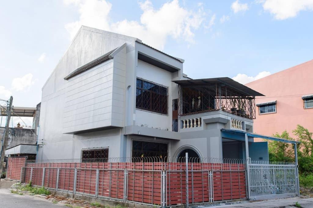 Bluebell House Hatyai - Cosy 3 Bedrooms For 10 Pax - 9 Mins Drive To Lee Grd Ban Kohong Exterior foto
